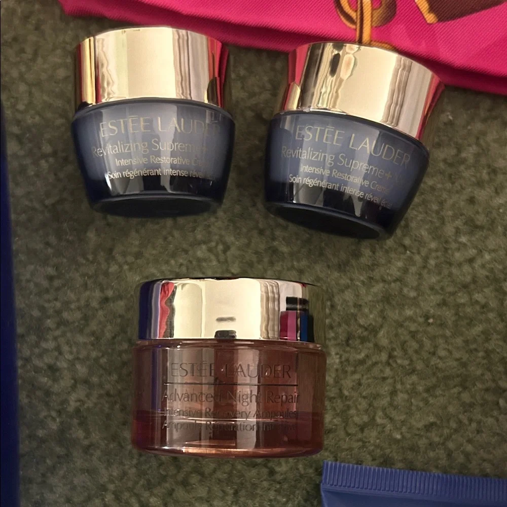 Estee Lauder Products and Samples - Picture 6 of 8